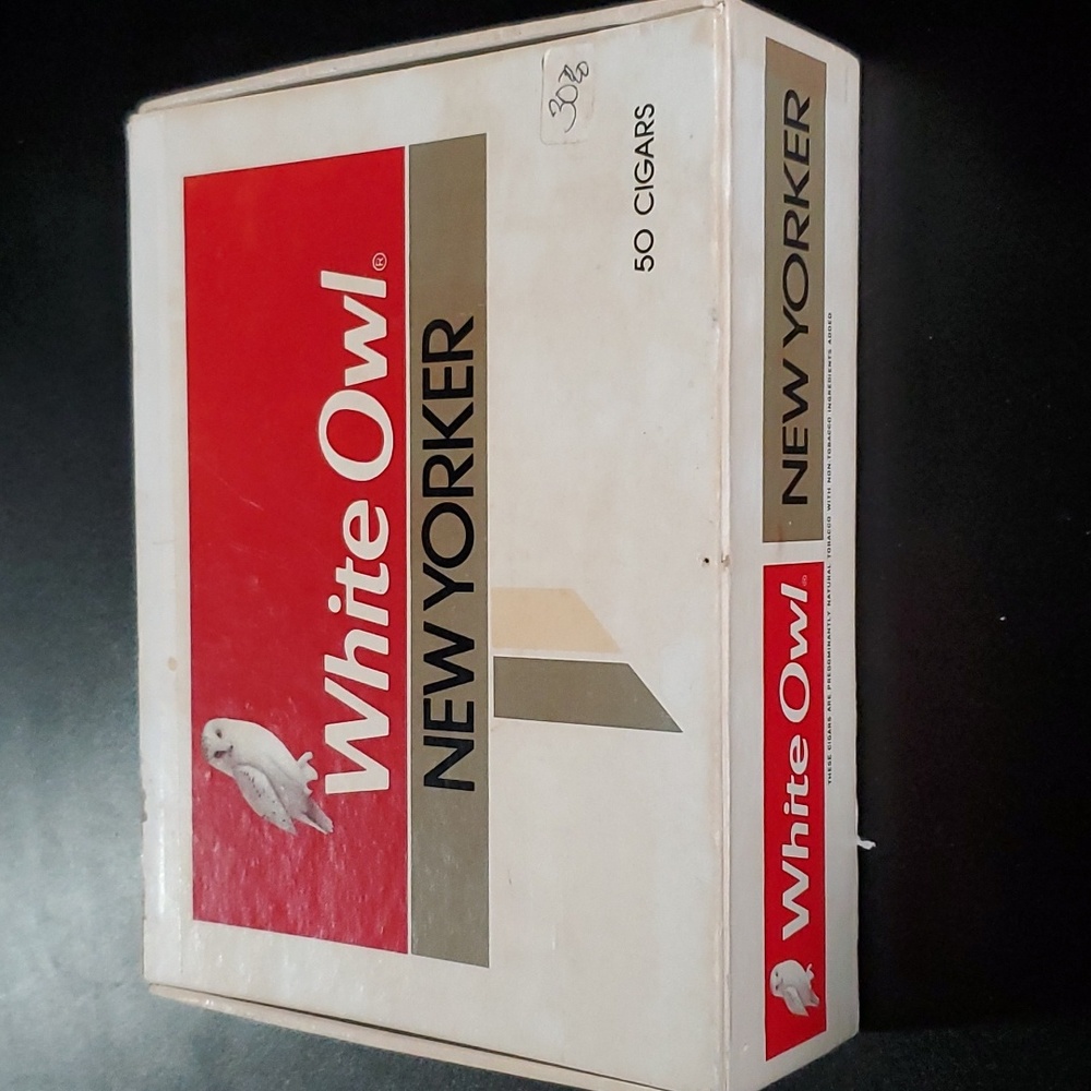 VNTG White Owl New Yorker cigar box